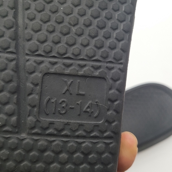 Cleveland Indians Men's Slides XL 13-14 - Picture 8 of 9